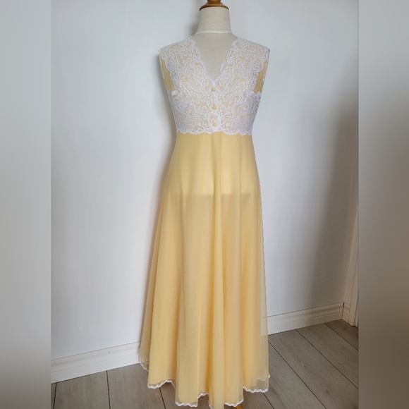 Vintage | Made in Italy nightgown - Picture 6 of 15